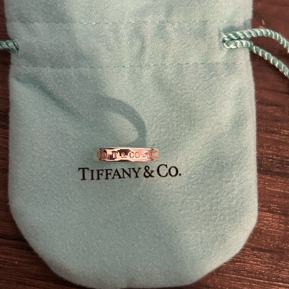 Tiffany narrow 1837 ring size 4.5